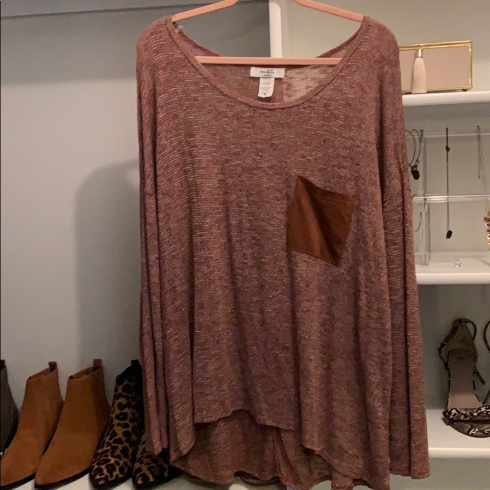 Lightweight sweater with elbow patches